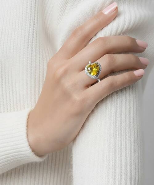 Anillo Corazón Amarillo