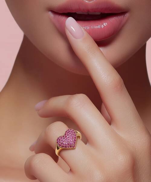 Anillo Corazón Pequeñas Piedras Rojas